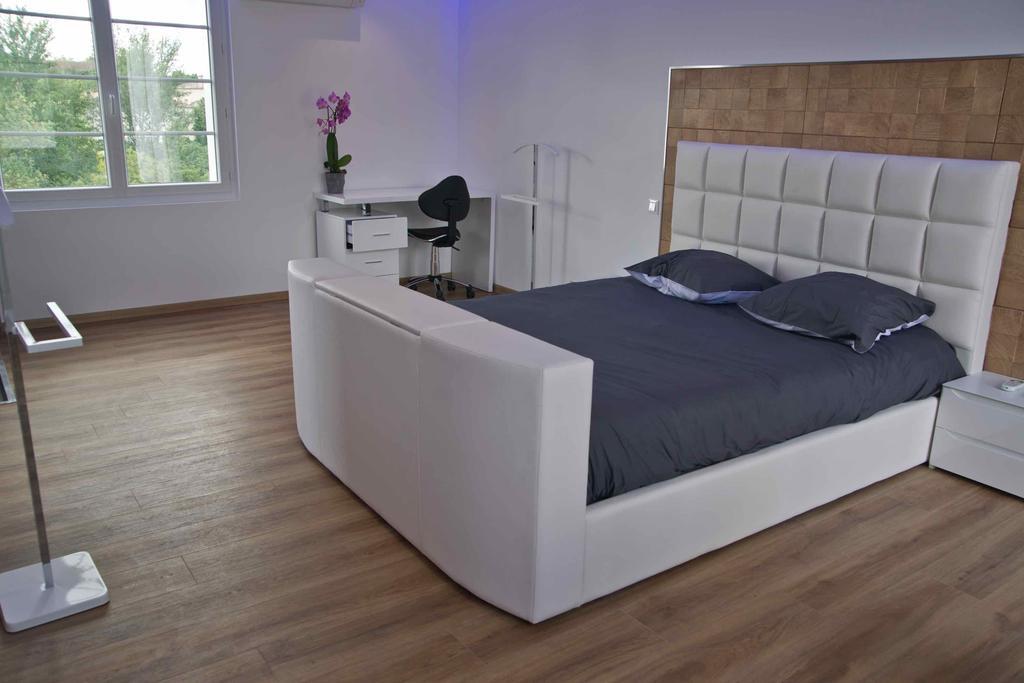 Bed and Breakfast Moulin Des Tours Barbaste Exterior foto